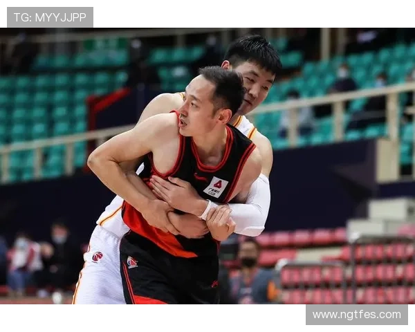 阿奇迪因犯规停赛两场并罚款